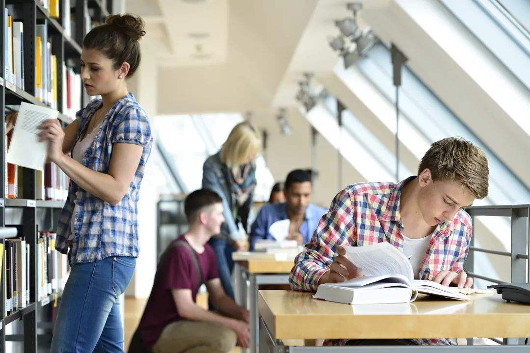 英国本科留学，大一、大二做好学业规划，安侨留学指引海外求学路